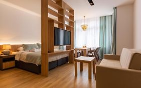 Apartmoon